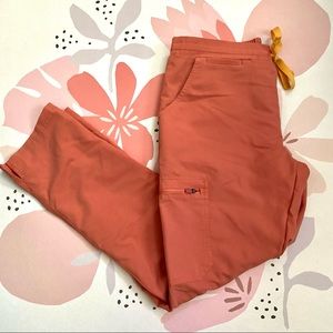 FIGS CORAL YOLA SP EUC